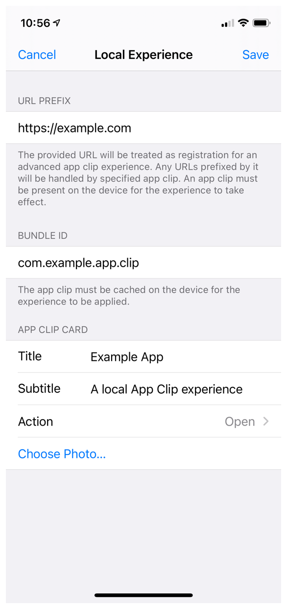 ローカルでの起動環境を構成するためのインターフェイスを示すiPhoneのスクリーンショット。URLプレフィックスとしてhttps://example.comを、バンドルIDとしてcom.example.app.clipを使用している。ローカルでの起動環境のApp Clipカードのタイトルは「Example アプリ（サンプルアプリ）」、サブタイトルは「A local App Clip experience（ローカルのApp Clip体験）」、アクションを促す動詞は「Open（開く）」になっている。