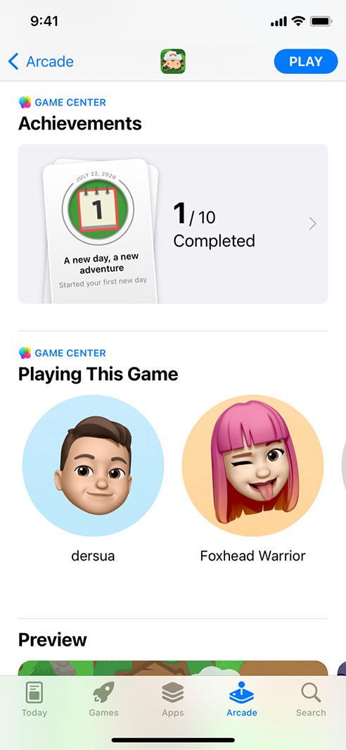 iPhoneに、Game Centerの達成項目と「このゲームをプレイ中」の情報を表示するAppのプロダクトページが表示されている。